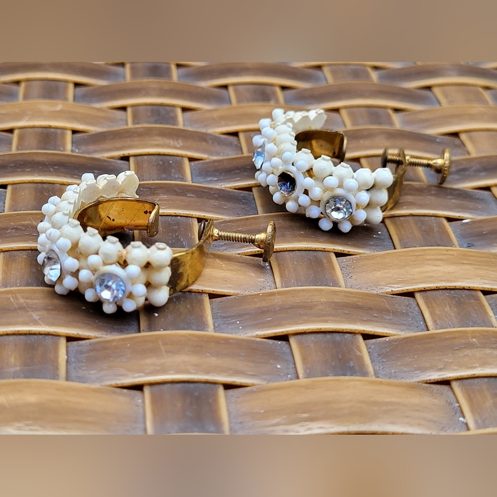 Vintage goldtone beaded hoops, 1" - Picture 7 of 11